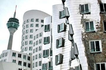 Neuer_Zollhof_Duesseldorf Düsseldorf: Gehry-Architektur